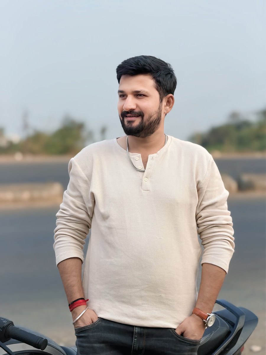 iamUtkarsharma's tweet image. Less noise, more class. ✨💫❣️

#simplelook #desiswag #confidence #menstyle #real
