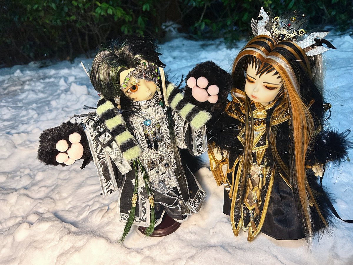 buzai7's tweet photo. 雪地裏寫字好難(,,>᎑<,,) https://t.co/WZn4keqnrZ
