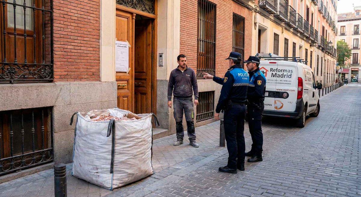 ReformasMadrid_'s tweet photo. Licencias de obra en Madrid: ¿Comunicación Previa o Licencia Urbanística? Guía para reformar sin miedo a multas
https://t.co/uGRnUHIr6v https://t.co/LptrBOeYHj