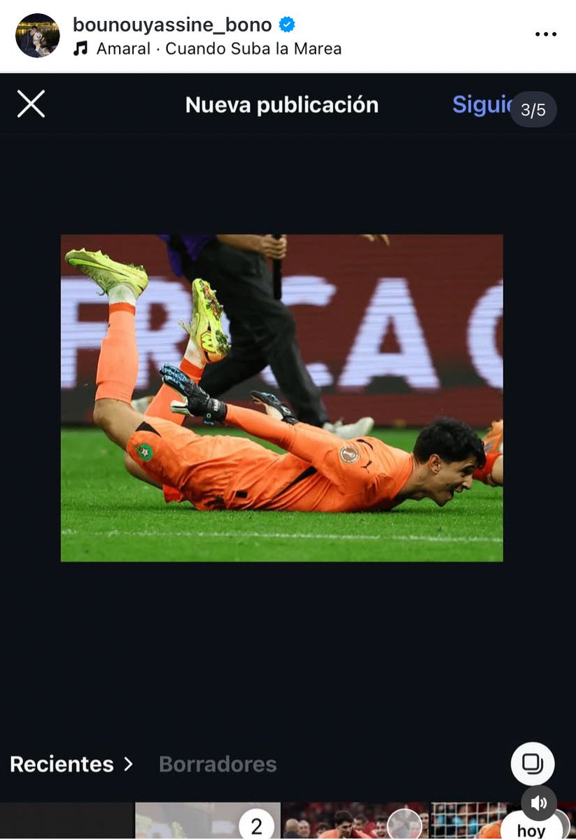 valkr8s's tweet image. everyone posting b&amp;amp;w pictures with sad captions and then there is bounou with whatever this is 😭😭