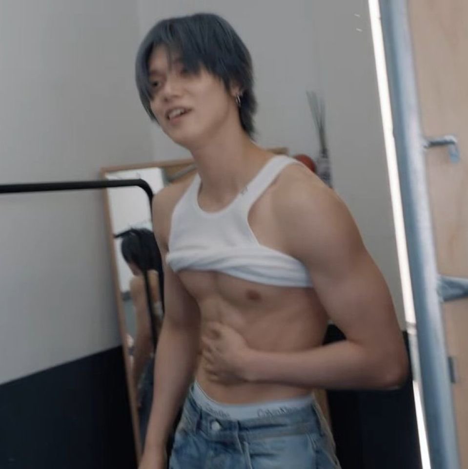 closetobeomgyu's tweet image. girl whatever