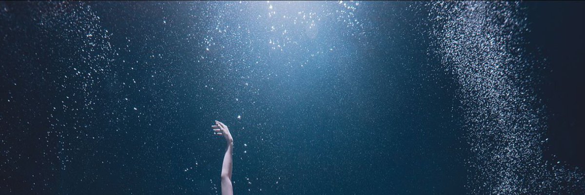 godmitzu's tweet image. Tap the post to see an underwater work of art