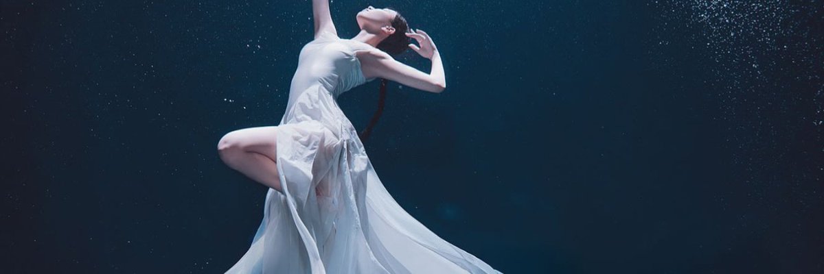 godmitzu's tweet image. Tap the post to see an underwater work of art