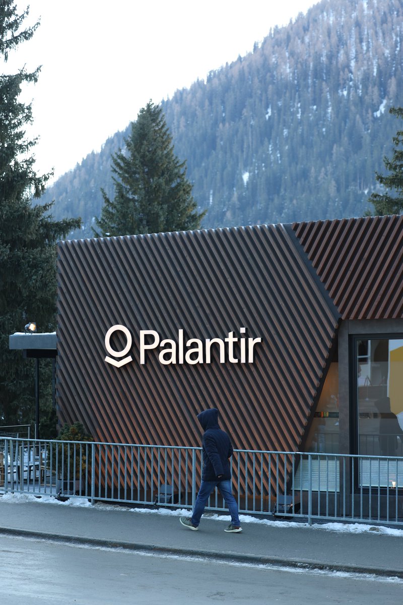 Palantir tweet media