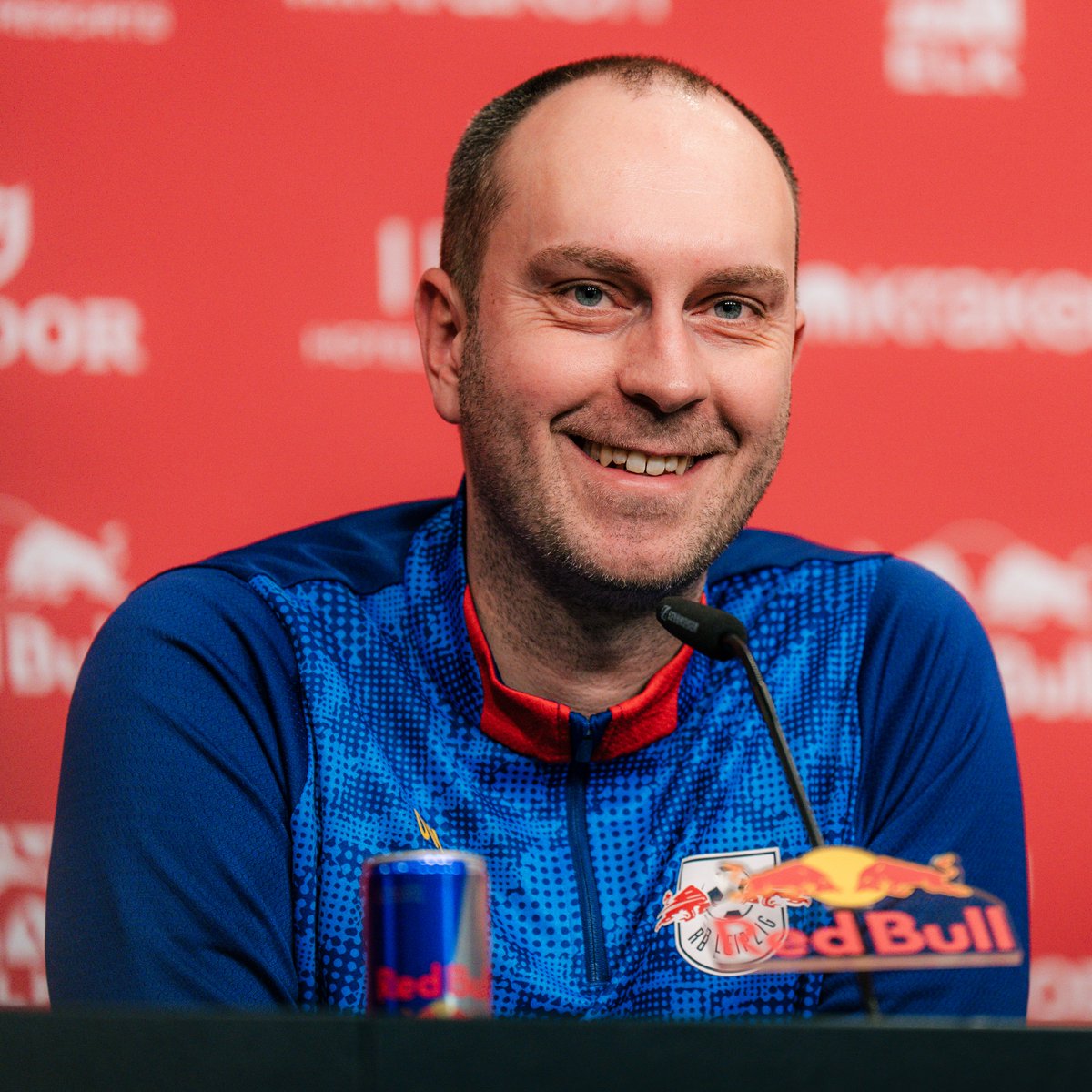 RBLeipzig's tweet image. 🔴 LIVE ab 14.00 Uhr ⚪️

Die Pressekonferenz mit #RBL-Cheftrainer Ole #Werner vor dem @Bundesliga_DE -Auswärtsspiel in #Heidenheim. 

Hier geht's zum Livestream: rbl.team/PK-Vor-FCHRBL

#FCHRBL