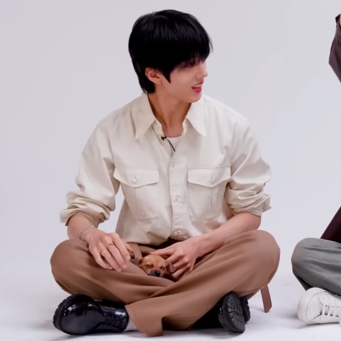 hmm..⌵̈⃝ tweet media