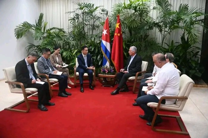 🇨🇺🇨🇳 Aprueba Xi Jinping nueva ronda de ayuda de la República Popular China a Cuba,
 asistencia financiera emergente en euros valorada en 80 millones de USD,informó el embajador  de #China en Cuba , Hua Xin.
Más información:
acortar.link/D3aP4z
#ArtemisaJuntosSomosMás
