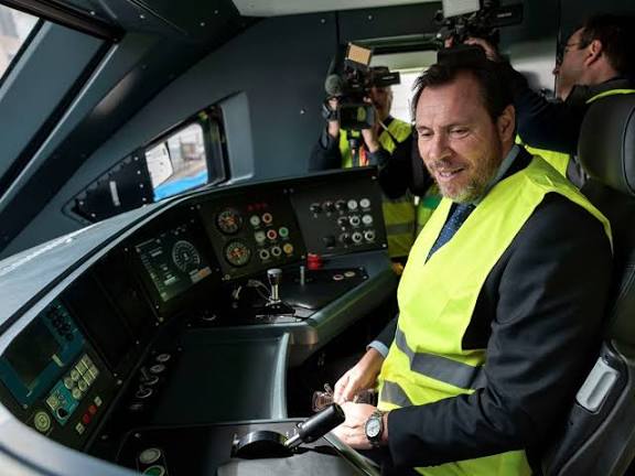 Dos accidentes mortales en tres días, en un sector donde la seguridad, las reparaciones y los controles han sido gestionados durante años por empresas que cobraban dinero de corruptos y abarataban en materiales.

La cárcel es el precio mínimo que debería pagar cada uno de los