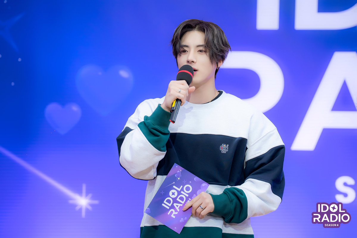 idolradiokorea's tweet image. [#아이돌라디오4 앨범 260119]

EP#190 이게 바로 빵빵즈의 우정❣️ 복작복작 에디 1주년 파티🥳(DJ 에릭)

사계절을 지나 다시 겨울!
기특하게 성장한 에디지만..!
아직은 1살, 뽀짝뽀짝 아가 디제이랍니다💗
1년 동안 함께해 준 돌랑이들 고마워요!

@THEBOYZ_officl

#MBC #IDOLRADIO #아이돌라디오…