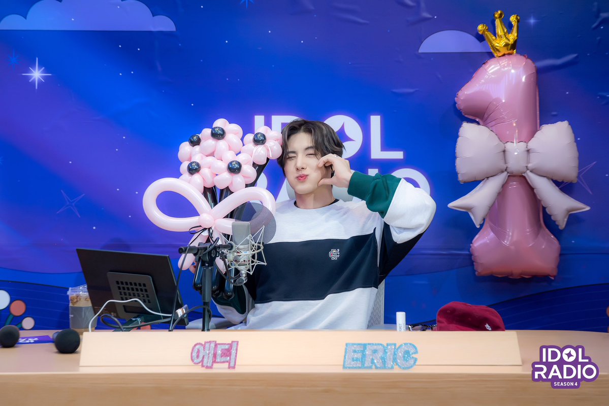 idolradiokorea's tweet image. [#아이돌라디오4 앨범 260119]

EP#190 이게 바로 빵빵즈의 우정❣️ 복작복작 에디 1주년 파티🥳(DJ 에릭)

사계절을 지나 다시 겨울!
기특하게 성장한 에디지만..!
아직은 1살, 뽀짝뽀짝 아가 디제이랍니다💗
1년 동안 함께해 준 돌랑이들 고마워요!

@THEBOYZ_officl

#MBC #IDOLRADIO #아이돌라디오…