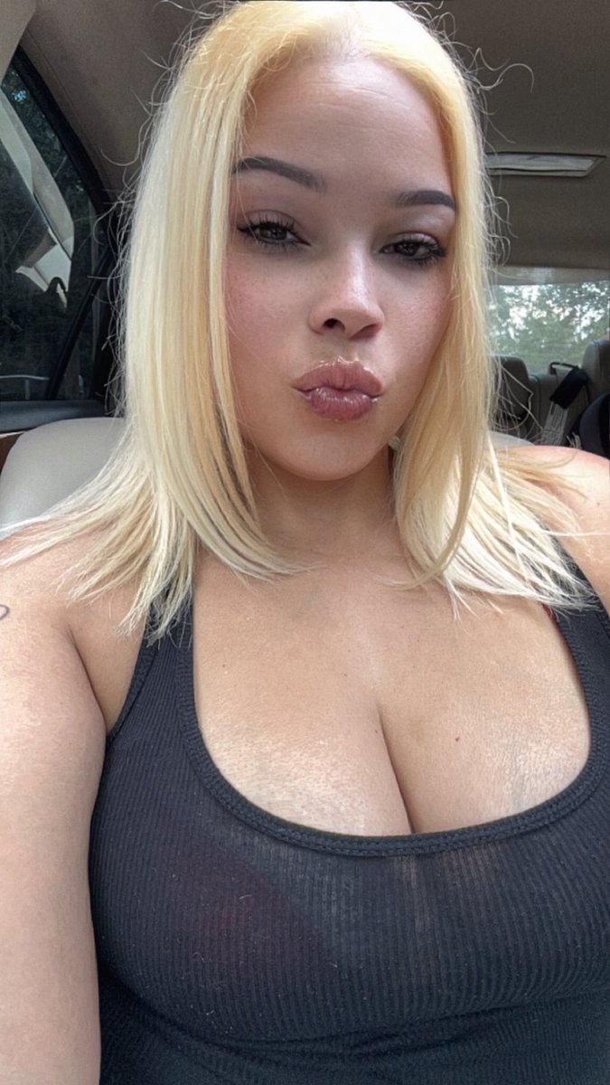 kushqueen215's tweet photo. It’s a beautiful day to piss bitches/niggas off with me just being me😁 I don’t have to do too much i ruffle feathers with just one post 🥰
#GoodMorningEveryone 
#wakeandbake
#Wednesday 
#blessedregardless
#imsodisrespectful
#ididitfirst
#unfuckwithable
#kudhqueen👸🏼🍃💨💋💯🤟🏻🕷️ https://t.co/6nh2nQ272E