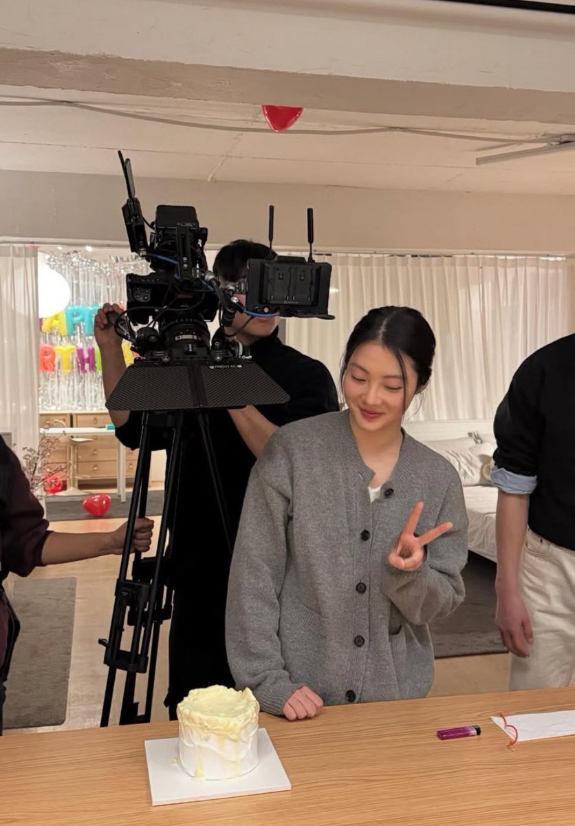 이거 제발 드촬이게 해주세요 ............. 
영화도 좋음 암튼 뭔가 볼 수 잇는 ... 무언가이길 바람