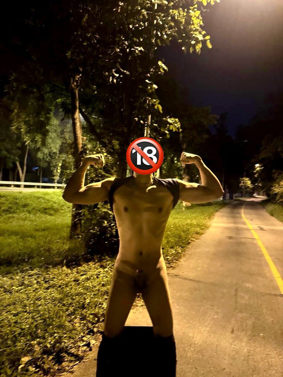 FToyFun's tweet photo. Look at this slut outdoor🔐⚠️ https://t.co/5p5eFaxrni