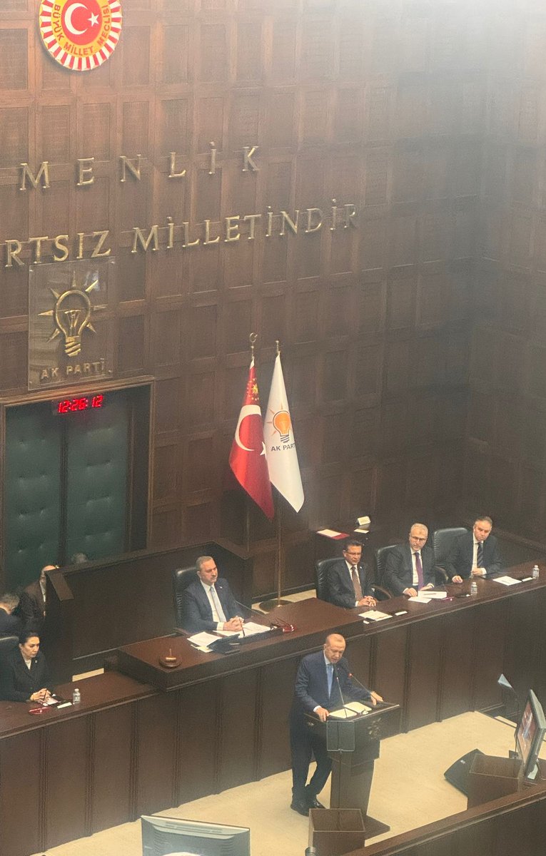 Öğretmenler Ortak Mücadele Platformu'nu temsilen üç mülakat mağduru öğretmen TBMM'de AK Parti grup toplantısına katıldı.

<a href="/ogretmenleromp/">Öğretmenler Ortak Mücadele Platformu</a> 
<a href="/TBMMresmi/">TBMM</a> 
<a href="/Akparti/">AK Parti</a> 
<a href="/AKPartiTBMMGrup/">TBMM AK Parti Grup Başkanlığı</a>