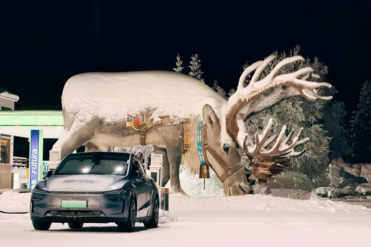 Tesla_Asia's tweet image. From Shanghai🇨🇳 to Lapland🇫🇮 in 37 days. Wandering the Arctic Circle with Tesla in winter ⚡️❄️

📸：大头Solo