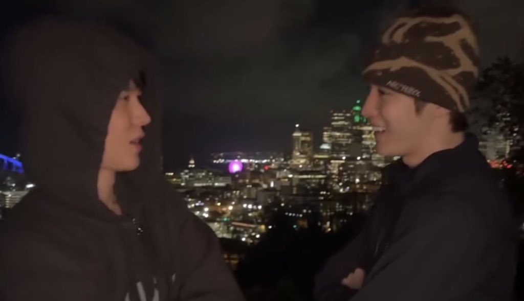 กูชอบเอินก่อนมึงอีก

กูชอบมึงก่อนมึงชอบเอินอีก

ห้ะ