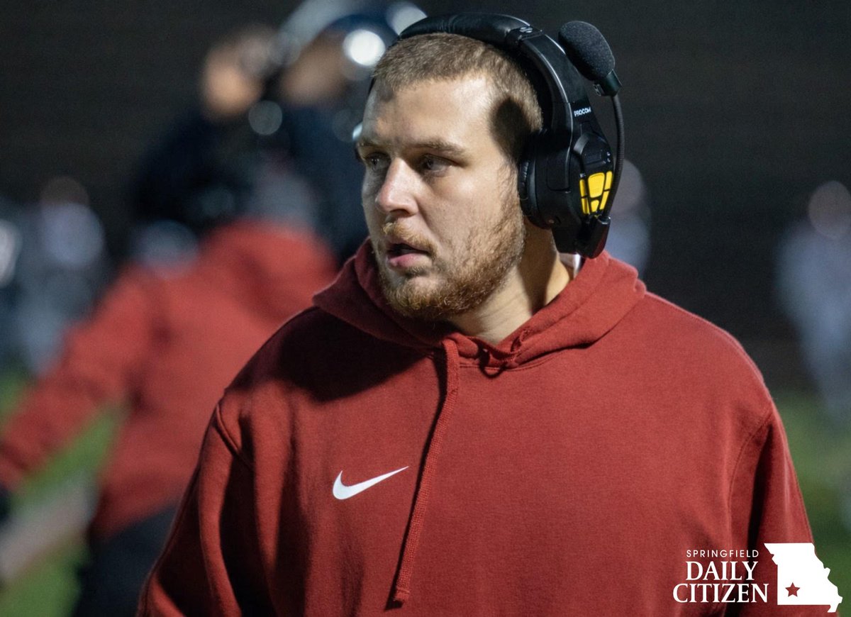 sgfcitizen's tweet photo. New Central football coach John Ely, 25, told the Daily Citizen he is excited about the opportunity to lead the Bulldogs and build a positive football culture from the ground up.

Read it: https://t.co/EWKfH0vsvj https://t.co/ZvwqQeSFtD