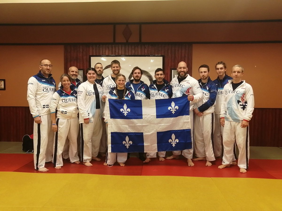 JOUR DU DRAPEAU ⚜️⚜️
21 janvier 

Notre magnifique fleurdelysé nous démarque sur la scène internationale lorsqu'il accompagne nos équipes nationales du Québec.⚜️⚜️⚜️⚜️

Déployons-le avec fierté!
