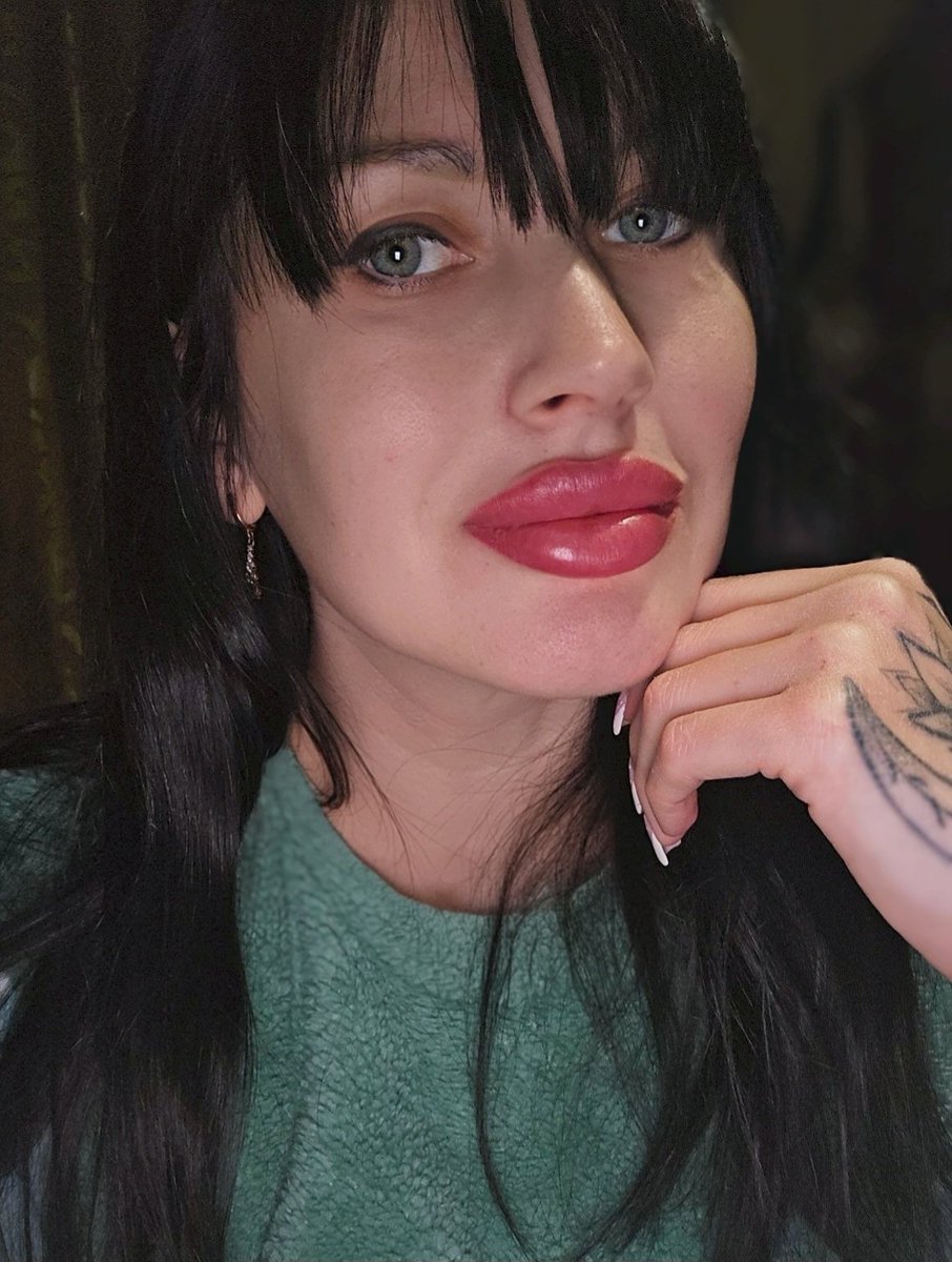 Nata198932's tweet image. Нас попереджали про тяжкі зими, але ми все одно залишаємося вдома, тут в Україні❤️. Чекати весну і мир🕊. І ми обов'язково дочекаємось, хоч іноді не вистачає терпіння. Але ж ми через стільки вже пройшли, і зупинятися не можна. Просто давайте разом триматись🫂