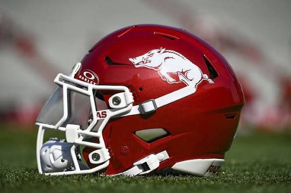 DjDotson58's tweet image. #AGTG I am blessed to receive an offer from The University of Arkansas! 
@mjohnson7672 @samspiegs @MacCorleone74 @CoachCausey66 @CoachTripp50 @ogwarriorsfb @CoachD_Gary