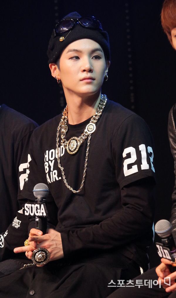 mygbrazil's tweet image. ✨ #mygarchives

Há 13 anos, BigHit anunciou que recrutou #SUGA como membro do @BTS_twt!

🔗naver.me/FHnPc5U5

Obrigado por tudo Yoongi! Obrigado por transformar sua verdade em conforto 💜

WE LOVE YOU SUGA
ALWAYS TOGETHER WITH SUGA
#13BloomingYearsWithSUGA
#13YearsWithSUGA