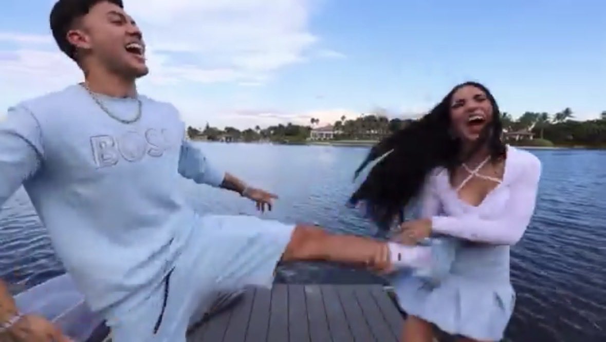 MiKsOs ✨🥀🦂 tweet media