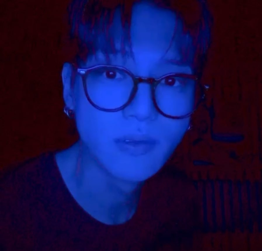 JWYcomfort's tweet image. wooyoung                              🤝🏻                              san