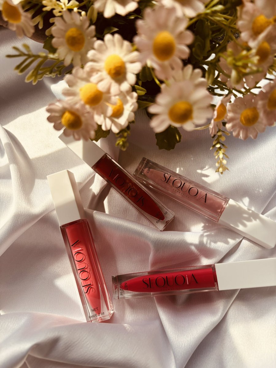 Sequoia_gh's tweet photo. This Valentine’s, let your lips do the talking 💋.
Glossed in love, sealed with confidence.
Sequoia Cosmetics 🌸.

#SequoiaCosmetics
#LipGloss
#GlossedLips
#SoftGlam
#BeautyBrand https://t.co/02qqNcbuth