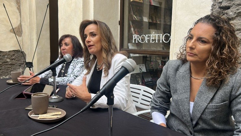 pueblarojamx's tweet photo. ♀️ Invitan al diplomado “Mujer, haz lo tuyo” (Video)
Aquí te contamos 👇 
https://t.co/xQhCEh1EST https://t.co/FGv64i6pBm