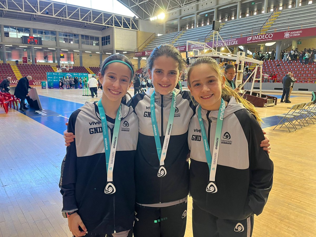 GMASB_'s tweet photo. 💪🏻 ¡Orgullo de cantera! Jimena, Elena y Victoria logran un meritorio cuarto puesto en Córdoba con la selección mini femenina. 

😌 Nuestras jugadoras demostraron su gran nivel en una competición de altura. 

🤪 ¡Felicidades por este gran éxito, chicas! #ViveLaMagia https://t.co/UjfFpC2ADs