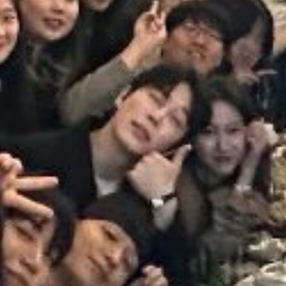 hweeeei's tweet image. 근데 저 사진에 우진 지연 원규 지현 유식 민경 이렇게만 보이는 거 기분탓인가