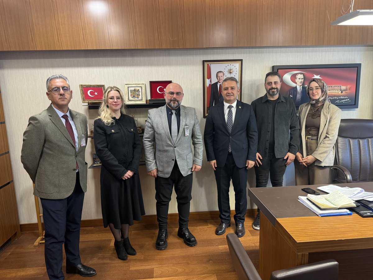 Türk Psikologlar Derneği Başkanı Prof. Dr. Gökhan Malkoç ve Yönetim Kurulu üyeleri TBMM'de ziyaretimize geldiler. 

Ziyarette psikolog mesleği ile ilgili beklentileri dinledik, notumuzu aldık. 

Sayın Başkana ve yönetim kurulu üyelerine nazik ziyaretleri için teşekkür ediyorum.