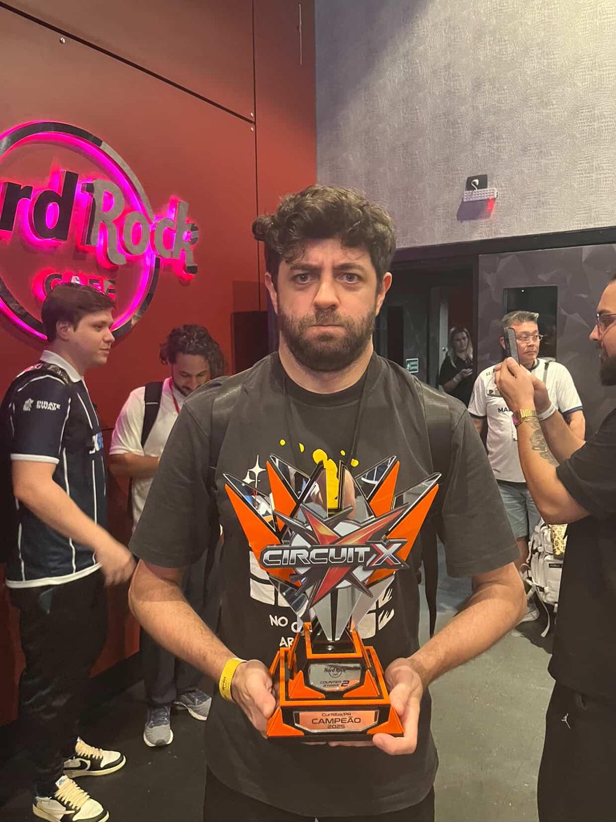 LeoTahask's tweet photo. @circuitxusa Mais um troféu pra eu levantar! https://t.co/dI4pRwba44