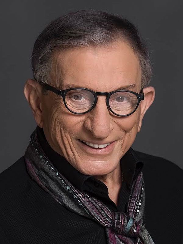 Türk tiyatrosunun büyük ustası, kıymetli sanatçımız Haldun Dormen’i kaybetmenin derin üzüntüsünü yaşıyorum.

Ailesine, sevenlerine ve tüm sanat camiasına başsağlığı dilerim.

Sahneyi büyüten, sanatla yaşayan, kuşaklar yetiştiren çok büyük bir çınardı. Işıklar içinde uyusun…