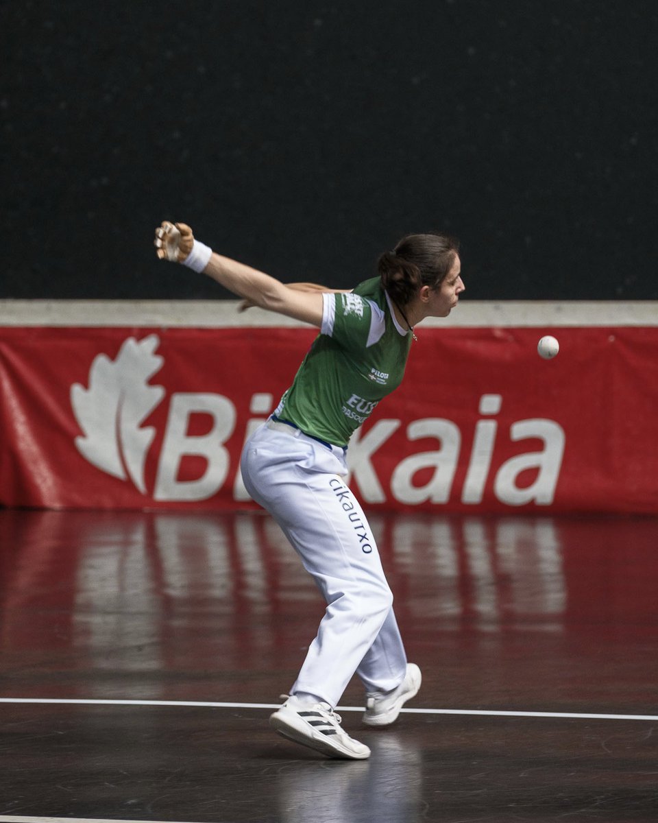 Elixabete Etxanobe tweet media