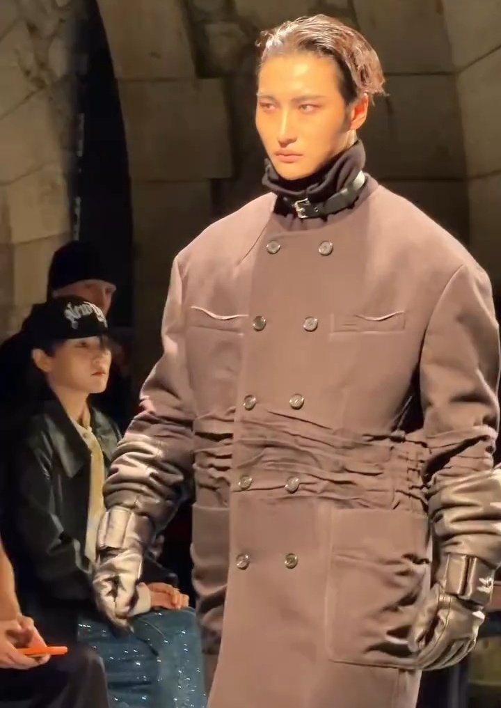 [THREAD] SEONGHWA at SONGZIO 2026 Autumn Winter Collection Paris Fashion Week Media Related Updates Direct Links List

• Interact to all the contents compiled in the list
— LIKE / COMMENT / SHARE / SAVE 

MODEL SEONGHWA FOR SONGZIO FW26
#SEONGHWA #성화 <a href="/ATEEZofficial/">ATEEZ(에이티즈)</a>