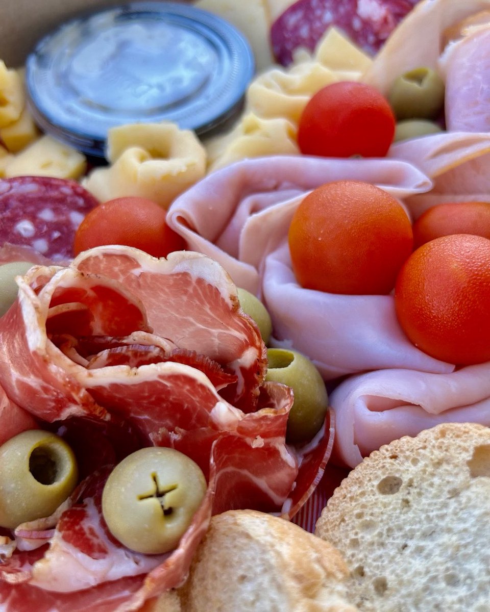 Picadas artesanales de Colonia, pensadas en cada detalle.

Sacra Picada, en su punto justo.

📩 Pedidos por Instagram: @sacrapicada