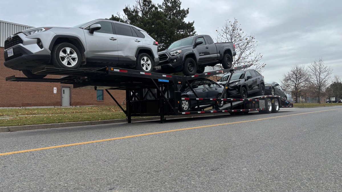 jj_trailers's tweet photo. 5 Car Carrier Trailer - Model CAR 5-02A (Air Brake - Spring Suspension)
For more info. Please visit our website https://t.co/JecNvjEvGX
#heavyduty #bobcat #johndeere #truck #poles #poletrailer #customtrailer #excavation  #carcarriers #carcarriertruck #stepdeck #stepdecktrailer https://t.co/PYgMQFcZ9l