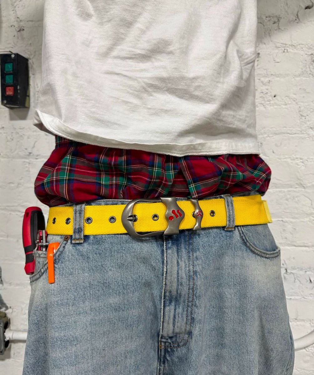 yepmgzn's tweet photo. The art of sagging https://t.co/CEEw54g9fJ