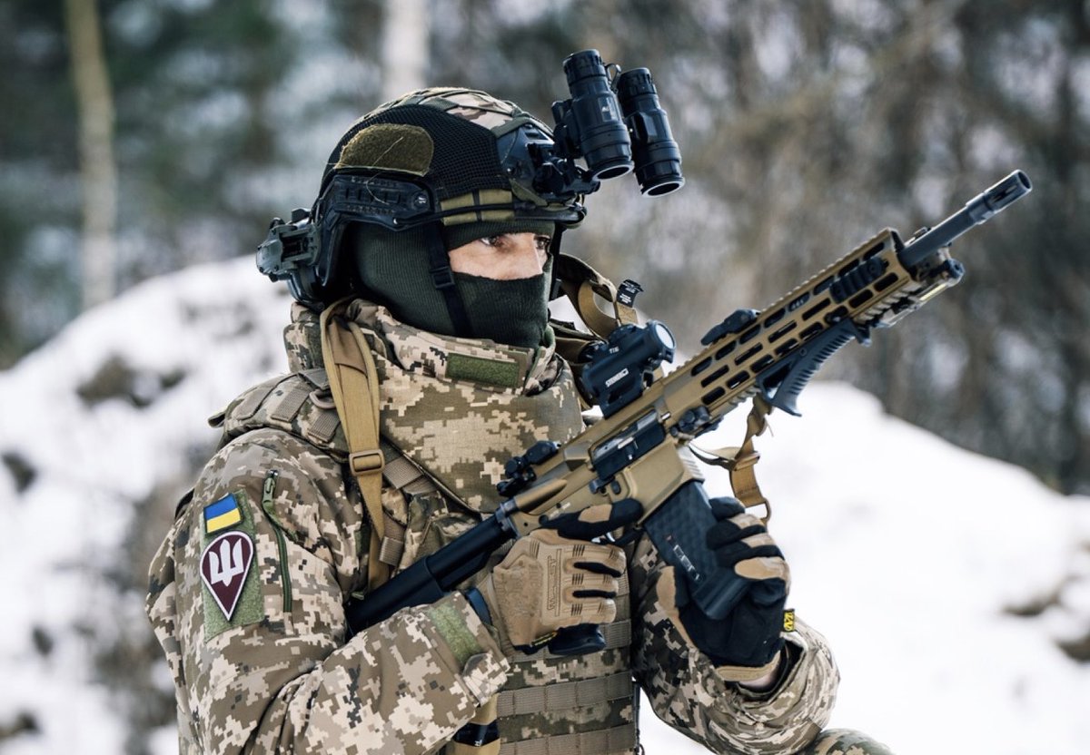 MFA_Ukraine's tweet photo. Even in the coldest winter, Ukrainian soldiers keep training, perfecting every skill. We are grateful to every man and woman protecting Ukraine! https://t.co/nmiUMhKnHl