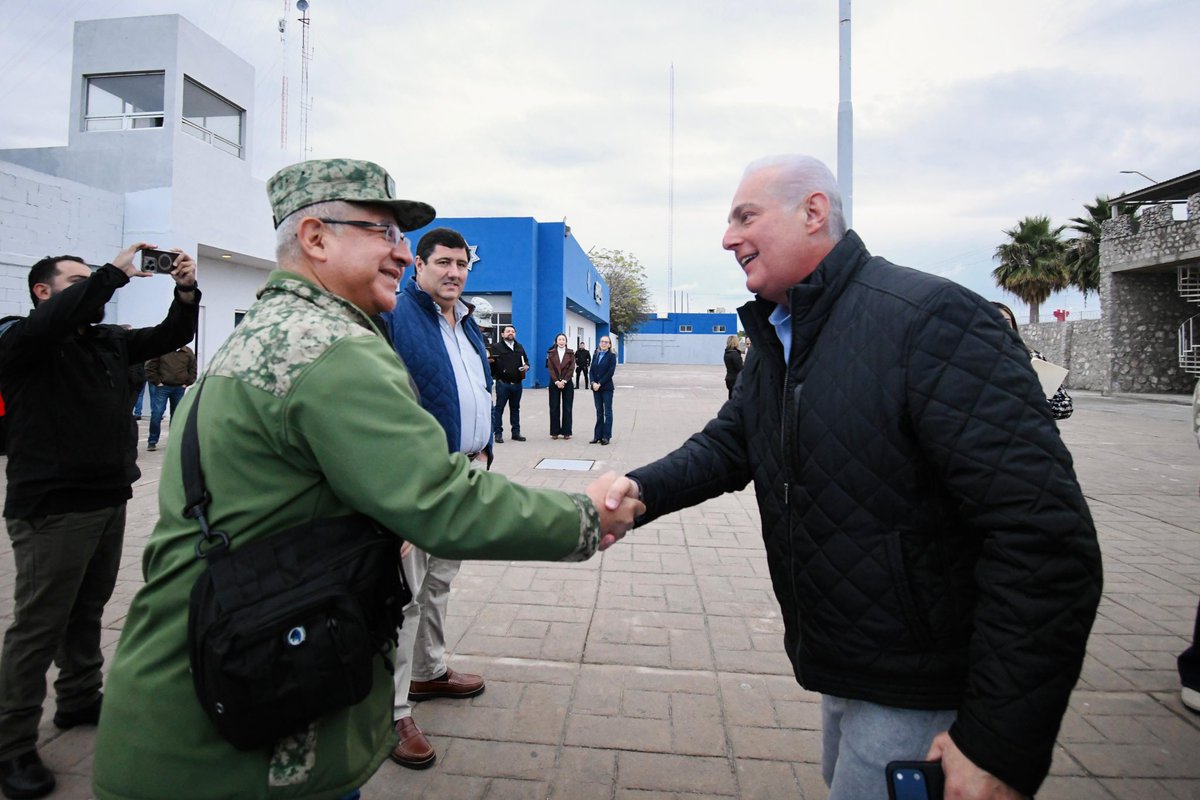 RomanCepeda's tweet photo. Esta mañana, en reunión de seguridad, fortalecimos y dimos seguimiento a las acciones coordinadas entre los tres órdenes de gobierno. Seguimos trabajando en equipo por #Torreón. #TorreónSiemprePuedeMás 👊 #CoahuilaPaDelante https://t.co/Ks7m1mkv7G