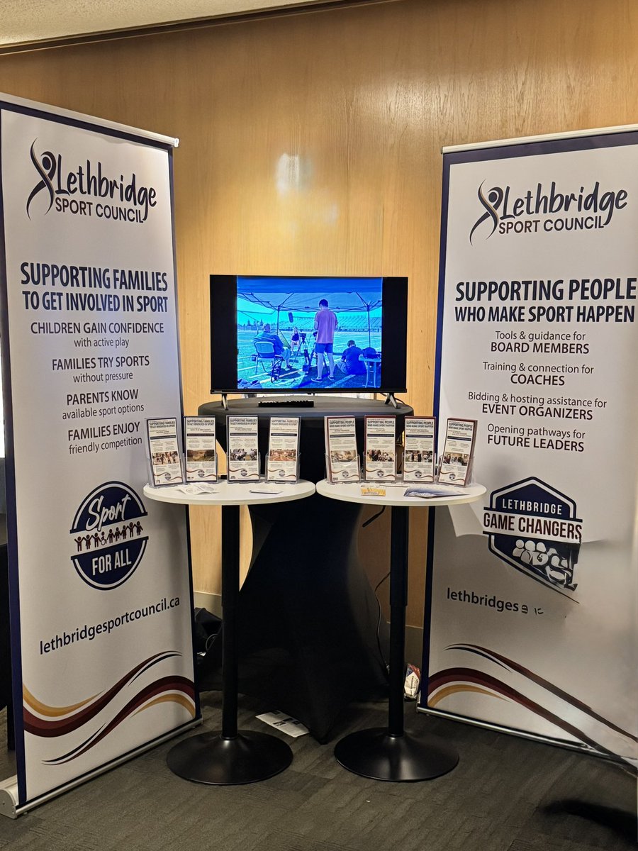 LethbridgeSport's tweet photo. @LethbridgeSport is connecting, learning, sharing at @SportForLife_ Kainai Elder Ruby Eagle is a joy. Coach Santa Rob Kerr is creative and oozes passion. #s4lsummit https://t.co/AWBefemNH5