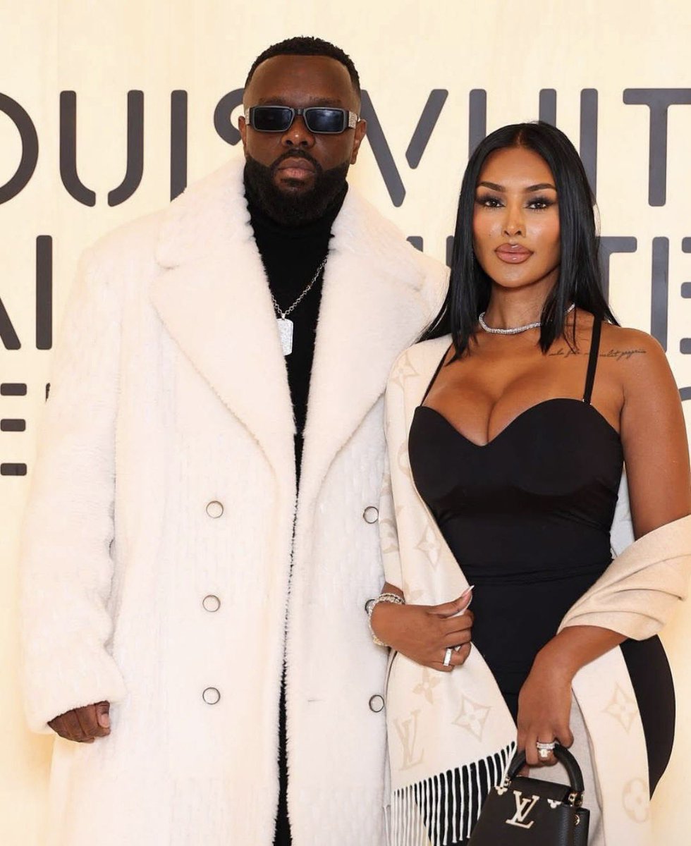 RapFrActus's tweet image. 📸GIMS et sa nouvelle copine au défilé L.V à Paris 👩🏽‍❤️‍👨🏾