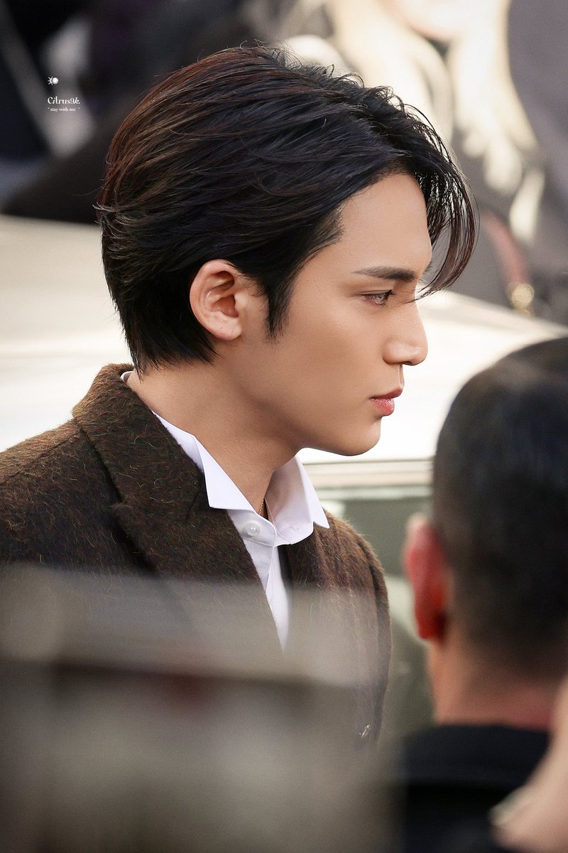 Xiaokuiaoi's tweet photo. Let’s welcome our prince Mingyu back to paris fashion week again as Dior ambassador 🥳

MINGYU BACK AT DIOR PFW
#MINGYUxDiorWinter26 #DiorWinter26
@dior @pledis_17 https://t.co/ybcfhGUvKH