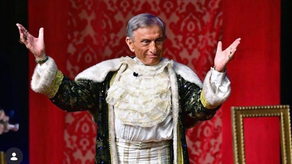 Tiyatro tarihimizin usta ismi, değerli Haldun Dormen’i kaybetmişiz.
Tiyatroya kattığı çağdaş bakış, zarafeti ve yetiştirdiği sayısız sanatçıyla; kültürümüze büyük iz bıraktı.
Allah’tan rahmet; ailesine, sevenlerine ve tüm tiyatro camiasına başsağlığı diliyorum.