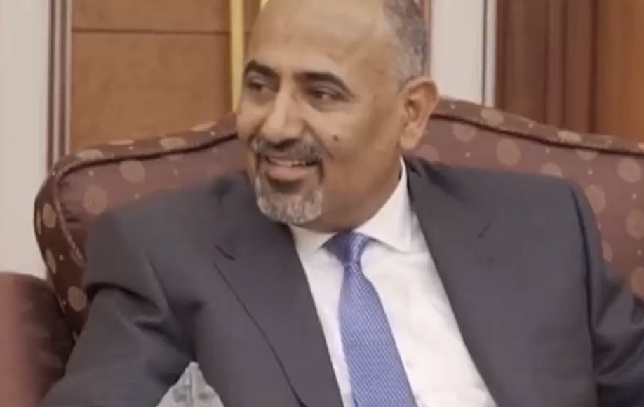 الزبيدي سافر جواً من الصومال إلى العاصمة الإماراتية أبوظبي.

(صحيفة لوس انجلوس تايمز)

-