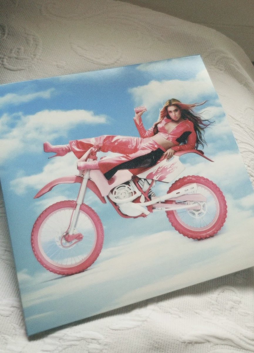 el único que me faltaba ya xfin lo tengo en vinilo tb, mi  fav en el mundo 💕💞💓💗💘