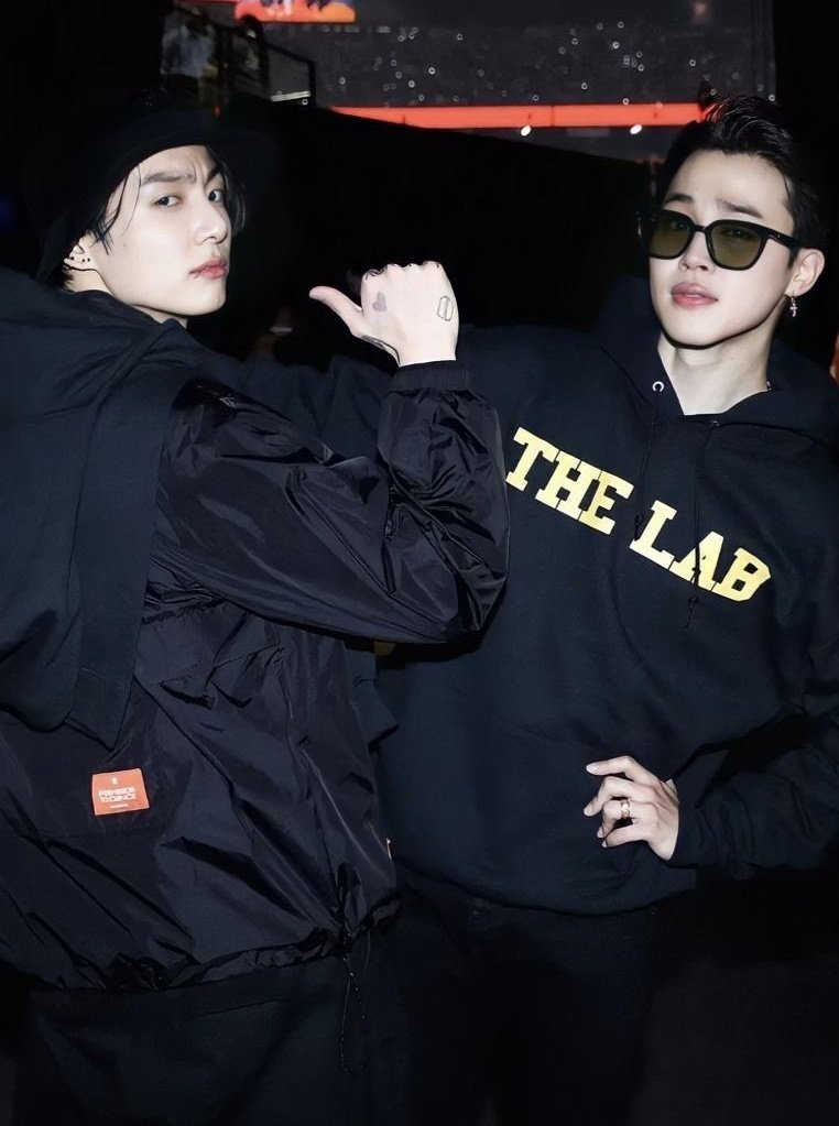 #JIN joins Jimin and Jungkook as the only BTS members with a Platinum certification in Canada 👏