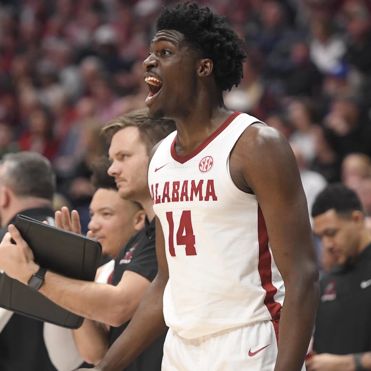 CBBcontent's tweet image. The Charles Bediako summary:

— Played at Alabama for 2 years
— Entered the 2023 NBA Draft
— Went undrafted
— Played in the G-League for 3 years
— Now is resuming his remaining 2 years of collegiate eligibility at Alabama

Ridiculous that he’s allowed to return to CBB. 🤦‍♂️