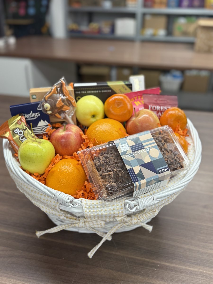 Today's Gift Basket Of The Day is ''A Little Boost Gift Basket"🍎

ow.ly/3lVJ50XZIo9

Follow &amp; RT to enter #prize draw to #win a Gift Basket. 

More info via our blog. 

#dailydispatch #gifts #competition #giftbasketsrule #fruitbaskets #goodluckgift #giftfornewjob
